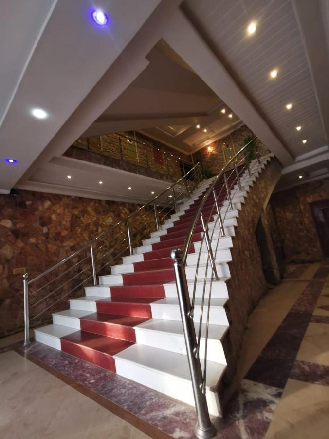 Triple One Hotell Abbottabad Eksteriør bilde